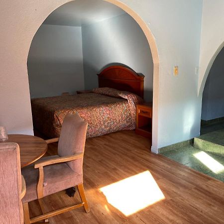 Full Moon Inn Huntington Park Dış mekan fotoğraf